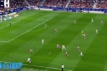 马竞后场断球反击，格列兹曼直塞，阿尔瓦雷斯半单刀球推射得手